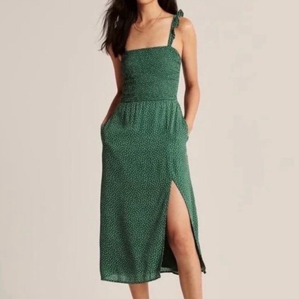 Abercrombie & Fitch midi dress : best dressed guest
